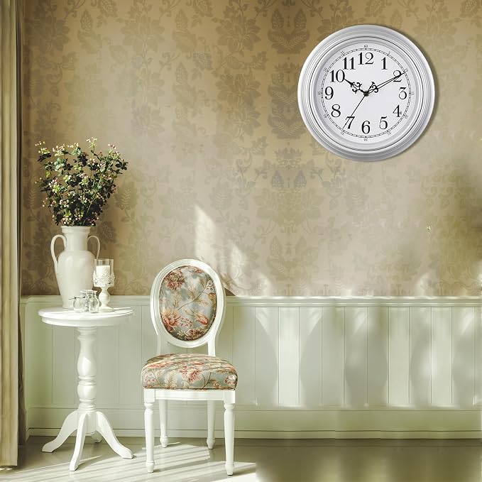 Plumeet Small Retro Wall Clock - Image 7